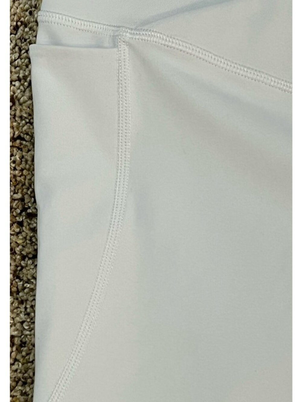 Fabletics Pureluxe Leggings 23”  Inseam ~ Size Large ~ Side Pockets - Picture 3 of 7
